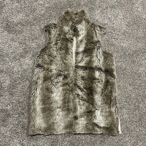 Women’s faux fur vest